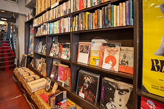 A promenade related to Yukio Mishima 